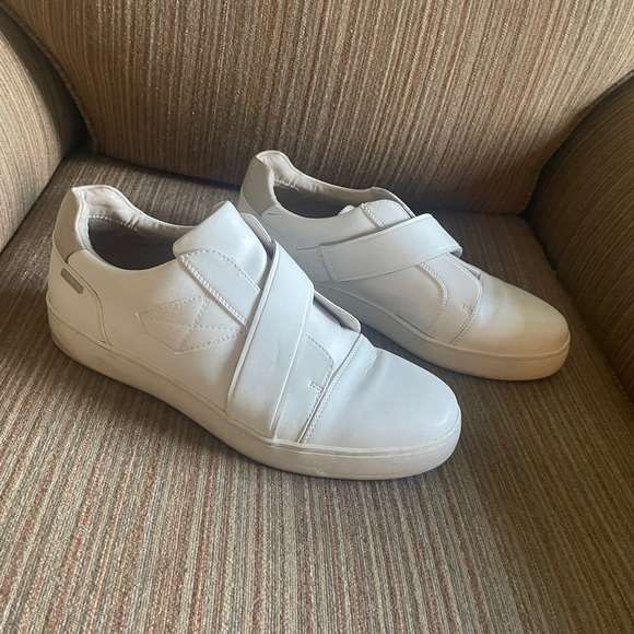 White Calvin Klein strap shoes - Picture 4 of 4